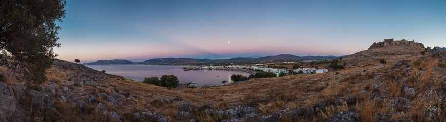 Meerespanorama in der Dämmerung