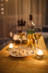 Käse und Weißwein
