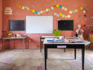 Klassenzimmer der Grundschule (Escola primária) in Povoacao Velha, Boa Vista, Kapverden, Afrika