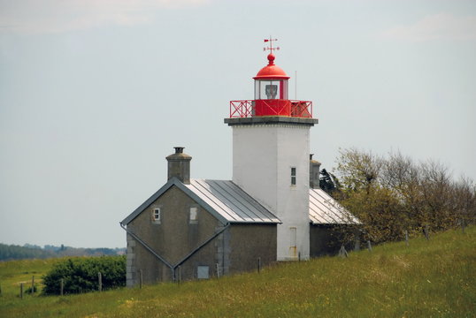 Ville d'Agon-Coutainville, phare, chapiteau rouge vers la pointe d'Agon, département de la Manche, France