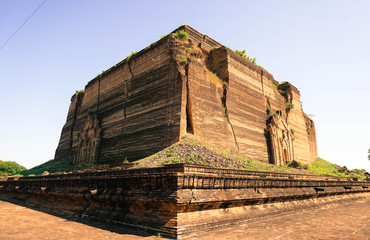 Fototapeta premium Mingun Pahtodawgyi in Mandalay, Myanmar