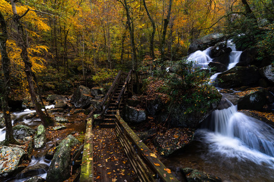 Hiking To High Shoal Falls In South Mountain State Park In Burke Country, North Carolina In The Fall.