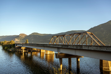 Obraz premium Transportation bridge over the Columbia River built near the railway bridge