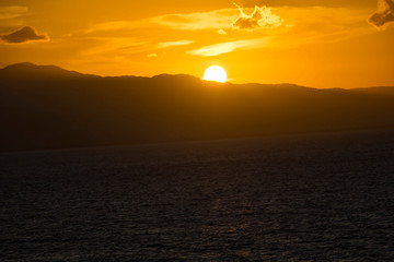 Naklejka premium Sunset from the cruise