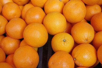 pile of fresh oranges