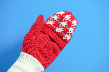 Winter red glove　冬の赤い手袋