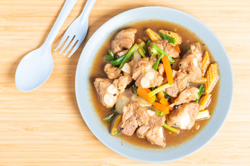 Pork spare rib stir fried with soy sauce and black pepper