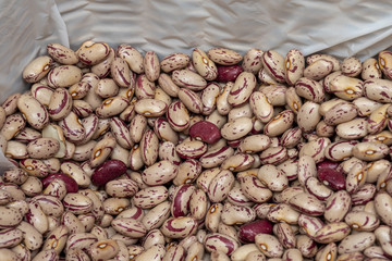 Raw red beans in bulk (sale of legumes)