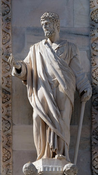 Saint Justin, statue on the Milan Cathedral, Duomo di Santa Maria Nascente, Milan, Lombardy, Italy