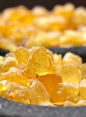 Weihrauch auf Räucherkohle - Olibanum