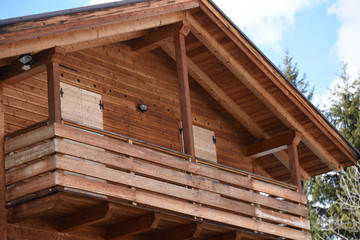 Fototapeta na wymiar casa in legno maso baita chalet