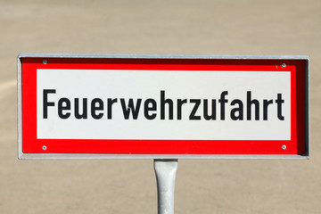 Schild Feuerwehrzufahrt