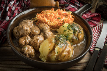 Meatballs and mashed potatoes