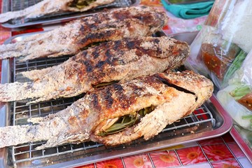 Obraz na płótnie Canvas Fish grilled salt at street food
