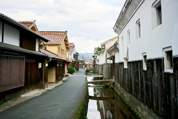 Fototapeta na wymiar streetscape of an old town of Kurayoshi