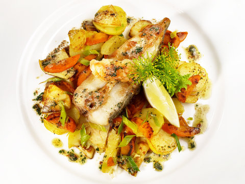 Steinbuttsteak auf Bratkartoffeln