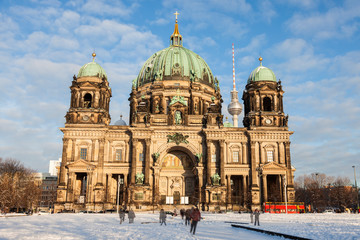 Fototapety  Berlin Cathedral in snow