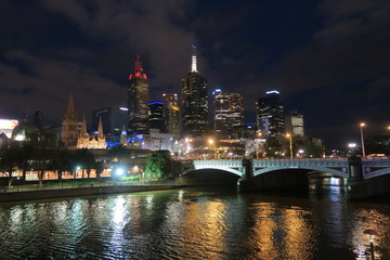 Fototapeta premium Melbourne Skyline bei Nacht