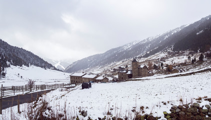 Fototapeta na wymiar Paisaje nevado en Soldeu, Andorra, en el invierno de 2018