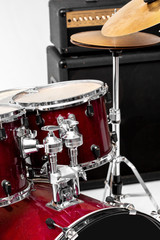Plakat drum set on white background. musical instruments
