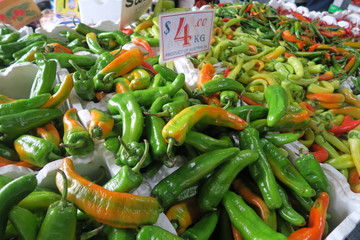 Frische Chilis auf dem Markt