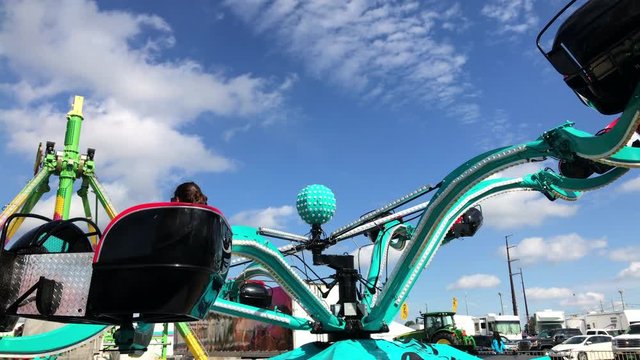 Spinning carnival ride - Spider