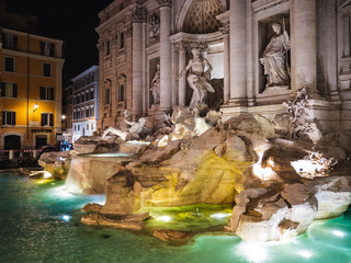 trevi fountain in rome at night