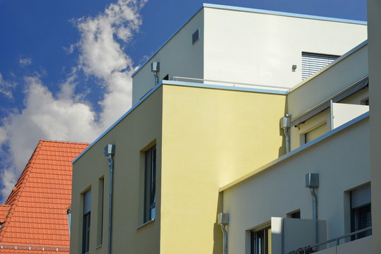 Fassade eines modernen Geb&auml;udes