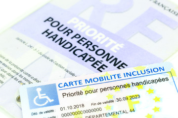 ancienn e et nouvelle carte invalidité