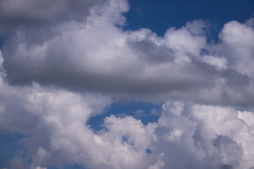 Himmel mit Quellwolken