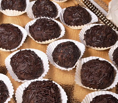Schokoladen Muffins mit Streuseln