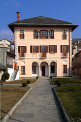 Fototapeta na wymiar municipio di orta san giulio in palazzo d'epoca in italia