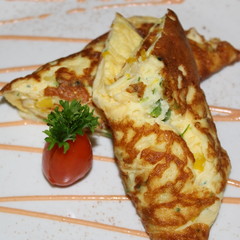 omelet with vegetables and cheese