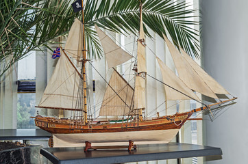 Model sailing vessel