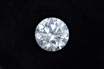 loose brilliant round diamonds on black velvet box