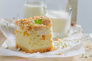 Sweet cheesecake with sweet peach and crumble