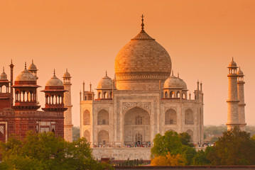 Taj Mahal at sunrise, Agra, Uttar Pradesh, India. - 236506517