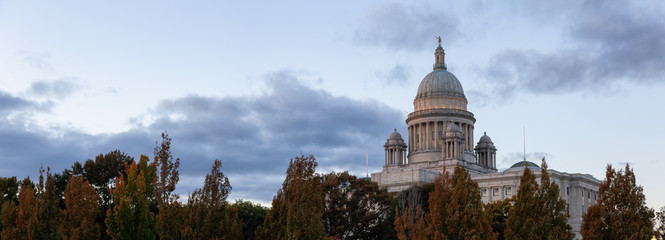 Fototapeta premium Panoramic view of Rhode Island State House during a vibrant sunset. Located in Downtown Providence, Rhode Island, United States.