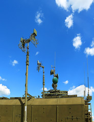 Radio relay antenna