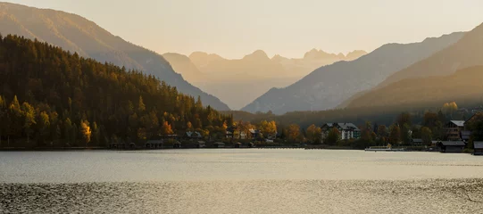 Photo sur Plexiglas Automne Scène d& 39 automne idyllique dans le lac Altaussee. Lieu : station thermale Altaussee, Liezen District de Styrie, Autriche, Alpes. L& 39 Europe .