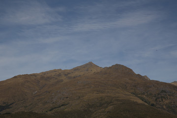 Berg vor blauem Himmel