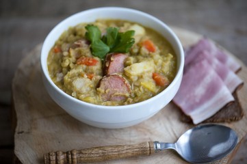erwtensoep, pea soup, traditional dutch cuisine , dutch pea soup
