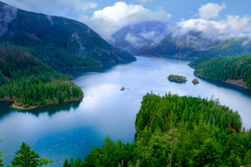 Naklejka na ściany i meble Mountain landscape, lake and mountain Seattle, Washington state, USA.