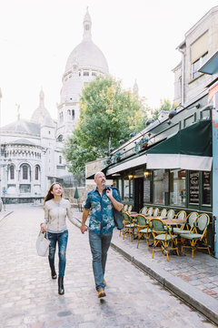 Couple in Montmartre, Paris