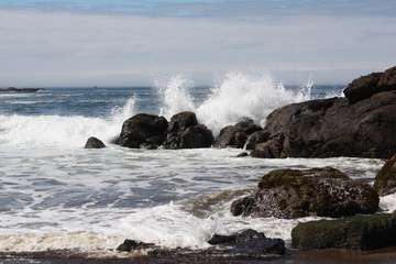Fototapeta na wymiar Rocks and waves