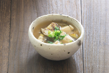 豆腐と茄子の味噌汁