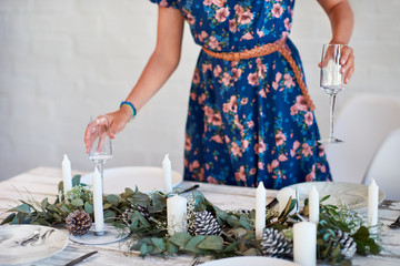 Scandinavian christmas table setting green and white 