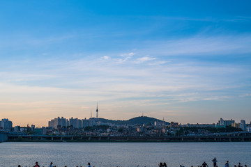 가을하늘 그리고 도시