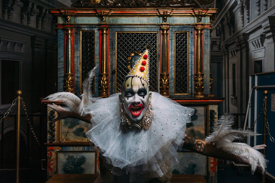Grotesque clown 