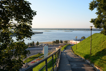 Obraz premium NIZHNY NOVGOROD, RUSSIA - JULY 31, 2018: Fedorovsky embankment one of the most beautiful viewpoints in Nizhny Novgorod